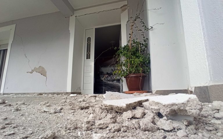 Προσωρινά ακατάλληλα 1.563 δημόσια και ιδιωτικά κτίρια σε Ελασσόνα και Τύρναβο