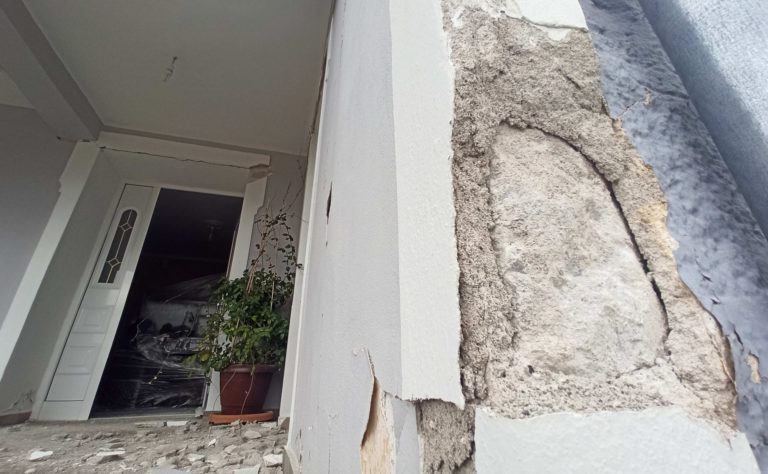 Κοντέινερ, τροχόσπιτα και σκηνές για τους σεισμόπληκτους στο Ζάρκο – 101 σπίτια μη κατοικήσιμα