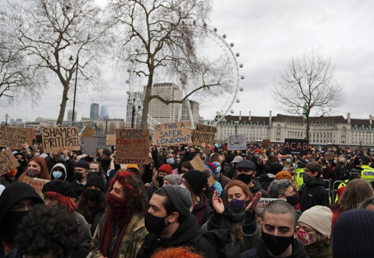 Αντιδράσεις κατά της αστυνομίας του Λονδίνου για τη διάλυση εκδήλωσης στην μνήμη της Σ. Εβεραρντ