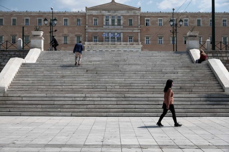 Βουλή: Άρχισε η συζήτηση του ν/σ για τη συνεπιμέλεια (video)