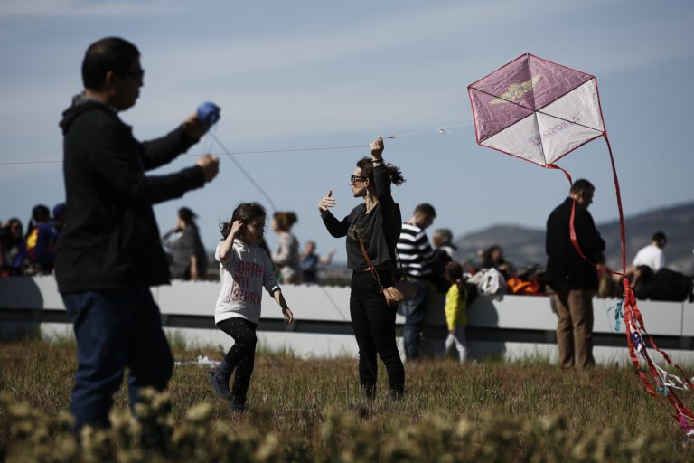 Μία διαφορετική Καθαρά Δευτέρα αλλά χωρίς αυστηρότερα μέτρα (video)