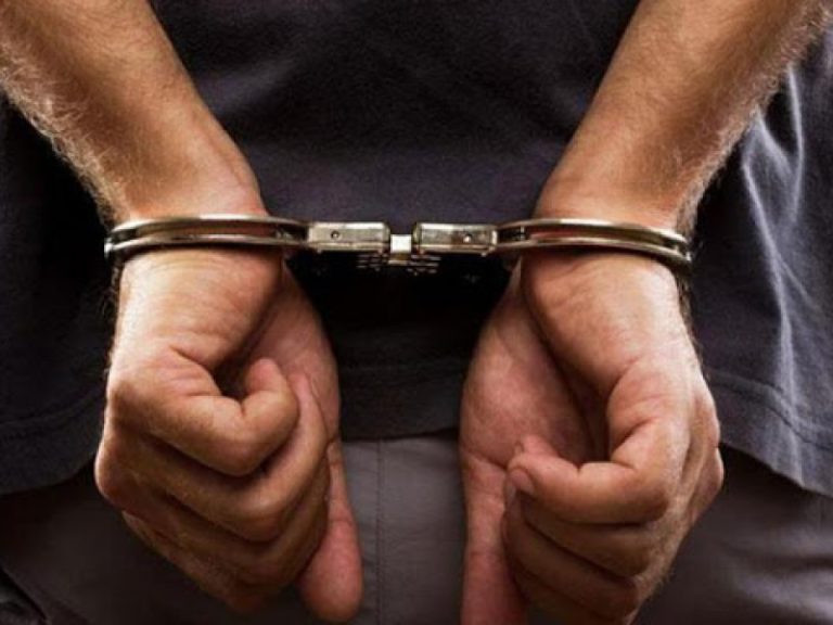 Δύο συλλήψεις για απόπειρα φθοράς σε αστυνομικό τμήμα στην ανατολική Θεσσαλονίκη