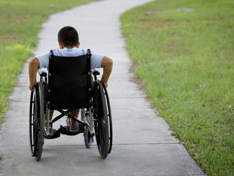 ΣΥΡΙΖΑ: Χωρίς επίδομα πολλά ανάπηρα παιδιά
