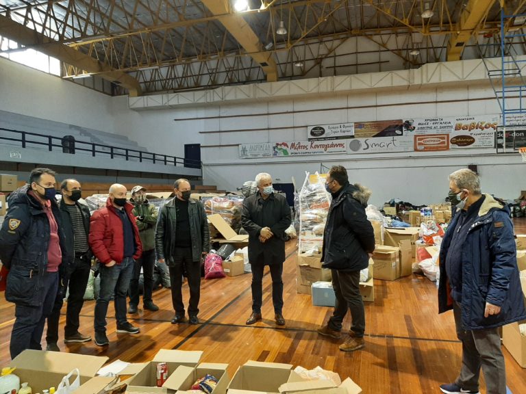 Τρόφιμα και είδη πρώτης ανάγκης από Λαρισαίους στους σεισμόπληκτους του Τυρνάβου