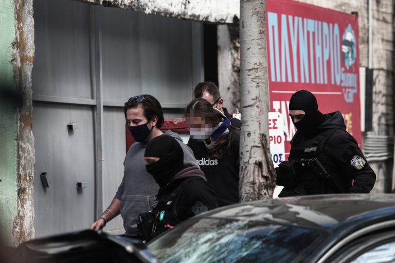 Δίωξη για πλημμέλημα στον οδηγό του κλεμμένου οχήματος στη Λιοσίων