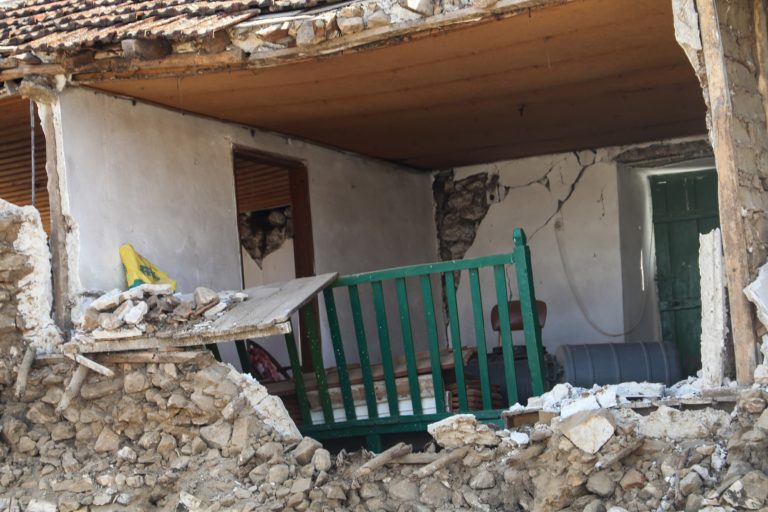 Βοήθεια στους σεισμοπαθείς από την Οργάνωση Ποντίων Ν. Καστοριάς