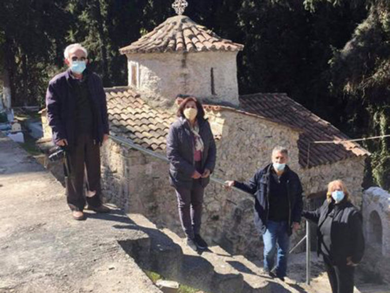 Στον ιερό ναό του Αγίου Νικολάου Χαλκείου Κορινθίας η Αθηνά Κόρκα
