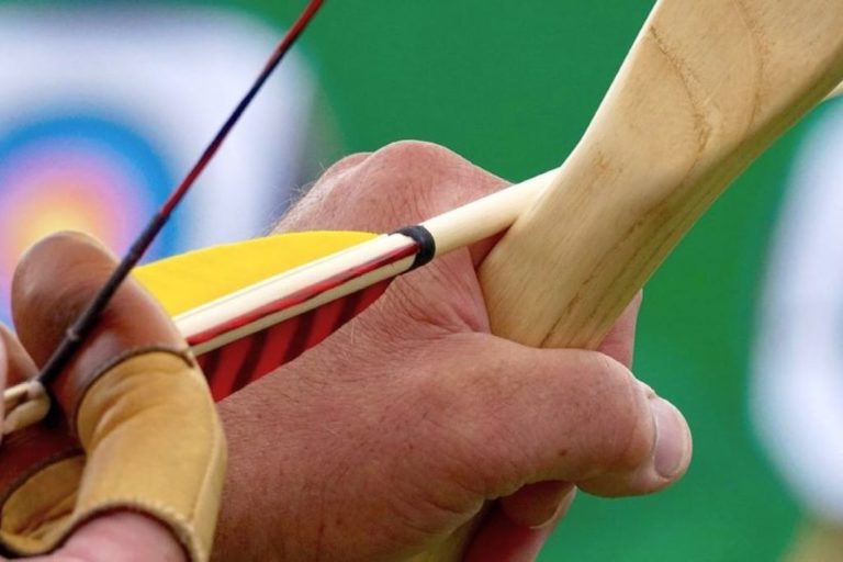 Βόλος: Συνελήφθη με τόξο και σαΐτες σε εγκαταλελειμμένο εργοστάσιο 