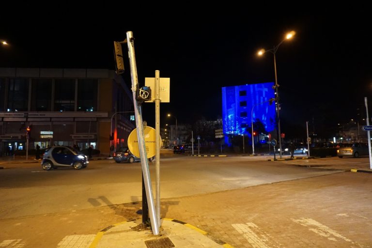Κομοτηνή: Έσπασαν τα φανάρια στον κόμβο του Ηρώου εξαιτίας ατυχήματος