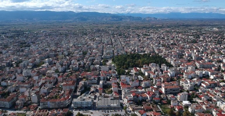 Στο “βαθύ κόκκινο” από σήμερα ο Δήμος Καρδίτσας – Κλειστό το λιανεμπόριο