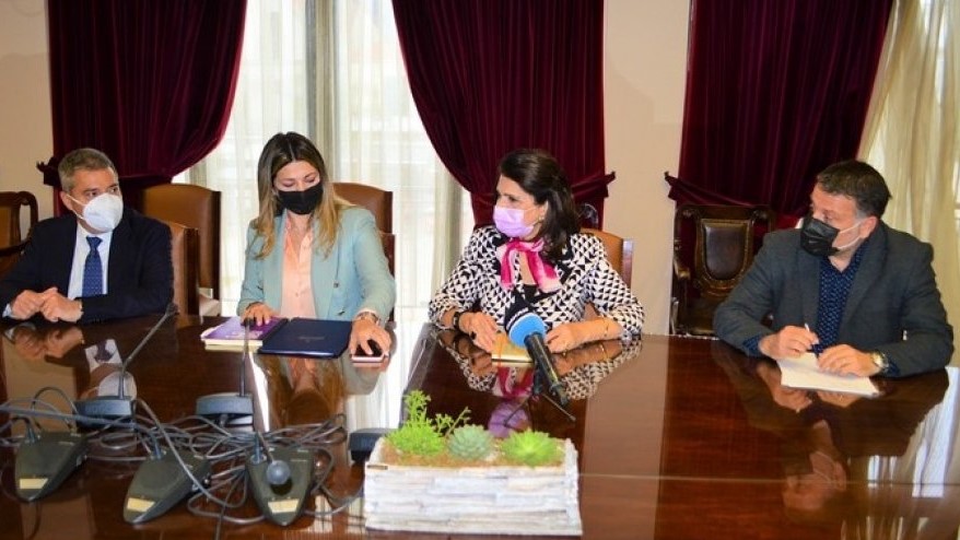 Στην Κεφαλονιά με τουριστικούς φορείς η Σ. Ζαχαράκη ...