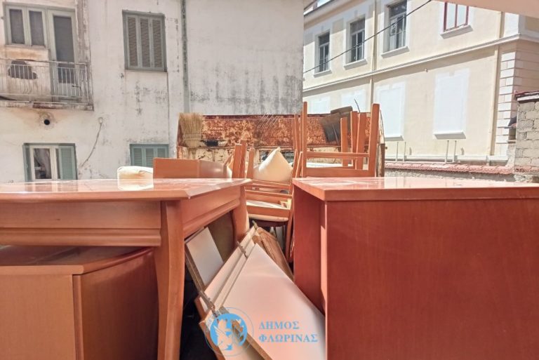 Έπιπλα δώρισε κάτοικος της Φλώρινας στην οικογένεια από τον Φανό