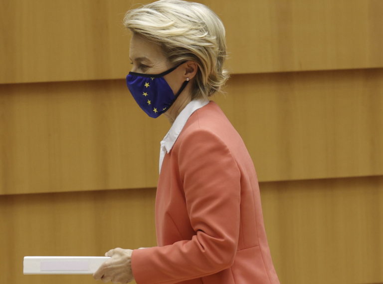 Φον Ντερ Λάιεν για sofagate: Ένιωσα μόνη, πληγωμένη ως γυναίκα και ως Ευρωπαία
