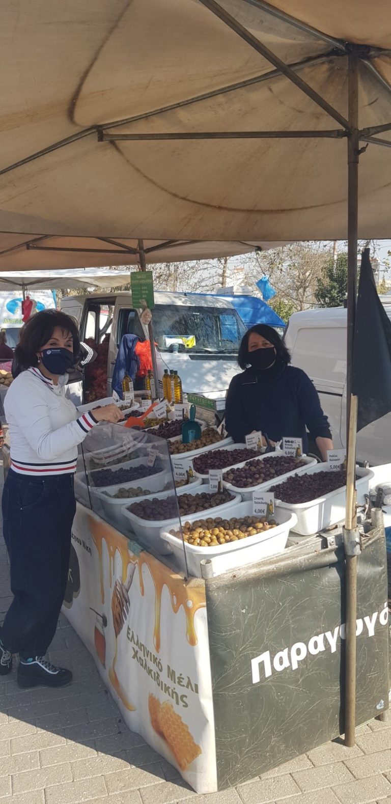 Η Β. Πατουλίδου στο πλευρό των παραγωγών λαϊκών αγορών