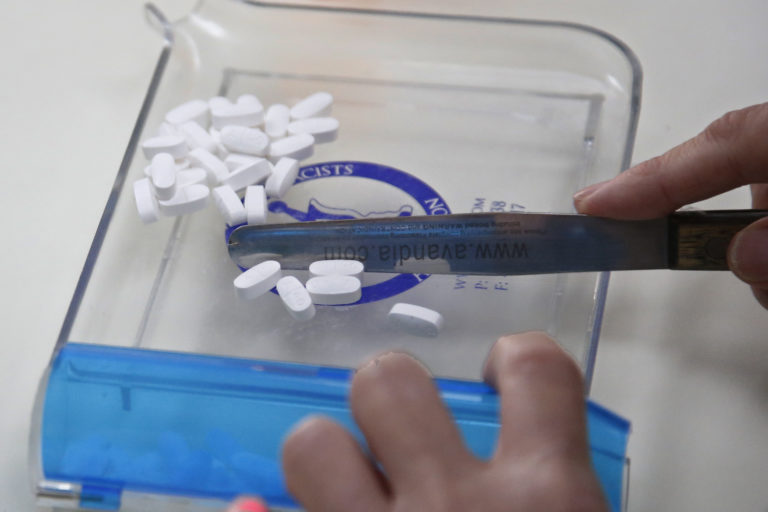 Φάρμακο αντισωμάτων βάζει «φρένο» σε νοσηλείες, θανάτους και στην ενδοοικογενειακή διασπορά