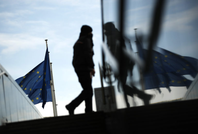 Η ΕΕ καταδικάζει την Ρωσία για την απαγόρευση εισόδου σε 8 ευρωπαίους πολίτες
