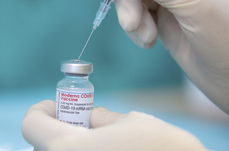 Κορονοϊός: Τα εμβόλια παρέχουν μειωμένη προστασία σε μερικούς ασθενείς με καρκίνους του αίματος
