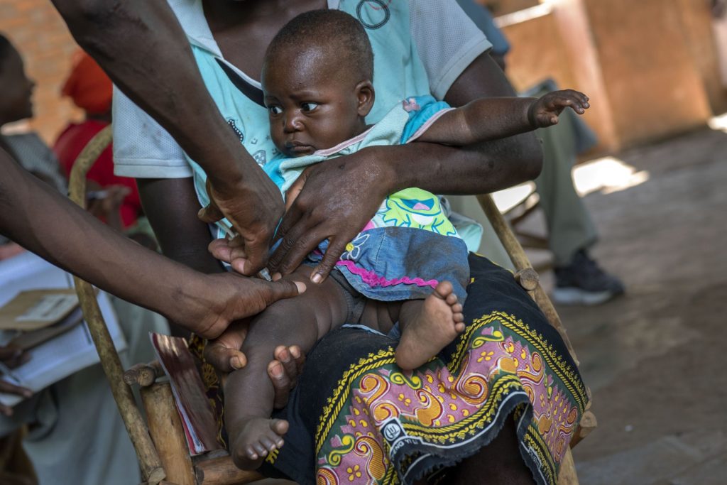 ΠΟΥ: Το πρώτο εμβόλιο κατά της ελονοσίας χορηγήθηκε σε 650.000 παιδιά στην Αφρική
