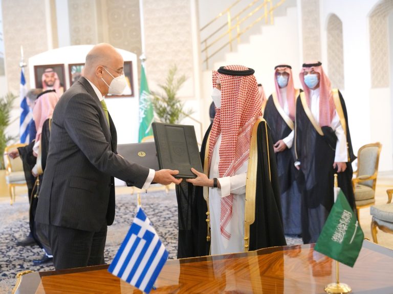 Δένδιας: Ελλάδα και Σ. Αραβία αναβαθμίζουν διπλωματική και αμυντική συνεργασία