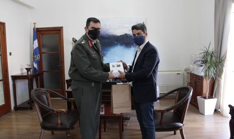 Συνάντηση του νέου Διοικητή του Πεδίου Βολής Κρήτης με το Δήμαρχο Χανίων