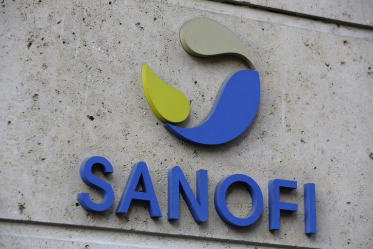 Γαλλία: Σε υπερπαραγωγό εμβολίων εξελίσσεται η Sanofi – Ανέλαβε 200 εκατ. δόσεις για την Moderna