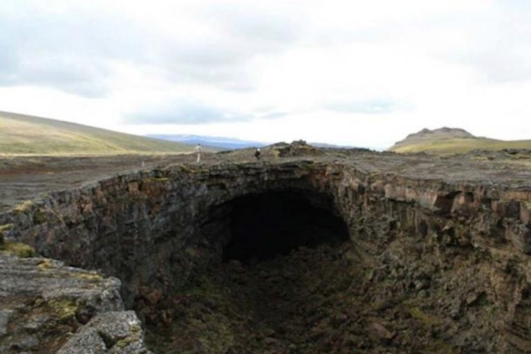 Βίκινγκ: Βρέθηκε σπήλαιο που σχετίζεται με το Ράγκναροκ, το τέλος του κόσμου