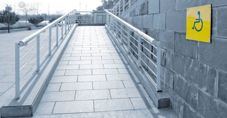 Ράμπες και χώροι υγιεινής ΑμεΑ σε σχολεία του δήμου Νάουσας