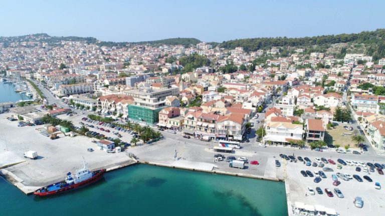 Περιφέρεια Ιονίων Νήσων: Αποδεκτό το αίτημα μεταφοράς του εμπορικού λιμανιού Αργοστολίου