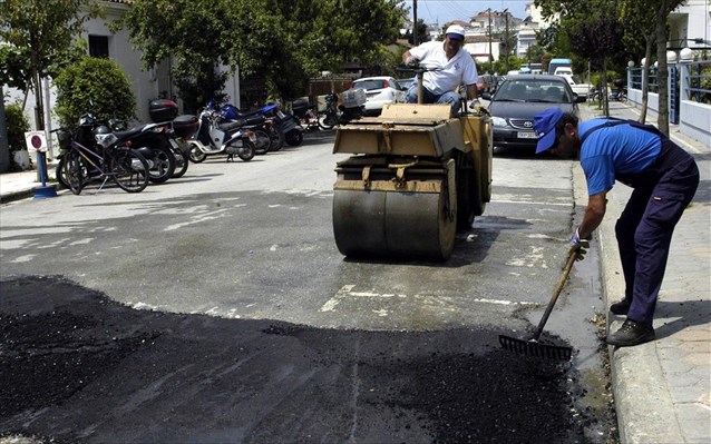 Ασφαλτοστρώνονται 100 δρόμοι στο κέντρο και στις γειτονιές της Θεσσαλονίκης