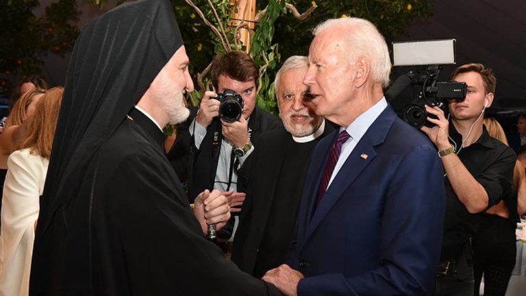 Επιστολή Μπάιντεν προς Αρχιεπίσκοπο Ελπιδοφόρο: Είμαι ευγνώμων για την ηγεσία σας σε αυτές τις πρωτοφανείς στιγμές