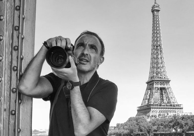 Το ρεπορτάζ ζωής του Νίκου Αλιάγα – Νέα φωτογραφική έκθεση στο Παρίσι