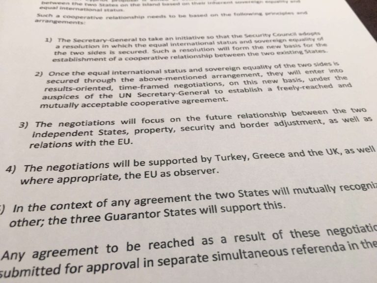 Τη λύση δύο κρατών για την Κύπρο προκρίνει με επίσημο έγγραφο ο Τατάρ