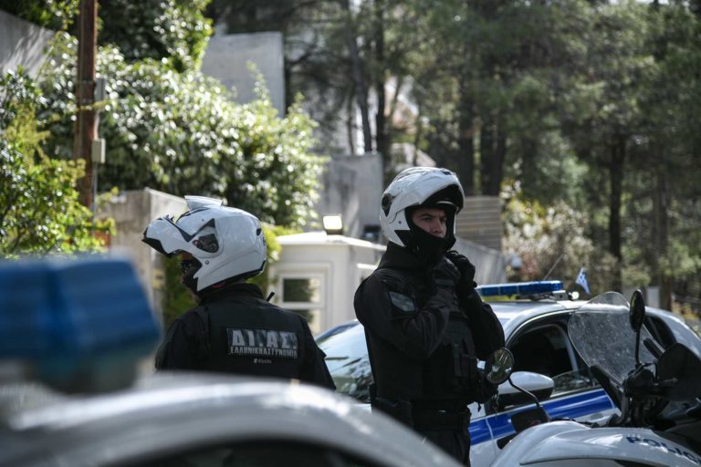 Υπόθεση Φουρθιώτη: Περιστατικά που “πλήττουν το κύρος της ΕΛΑΣ” καταγγέλουν οι αστυνομικοί συνοδοί του