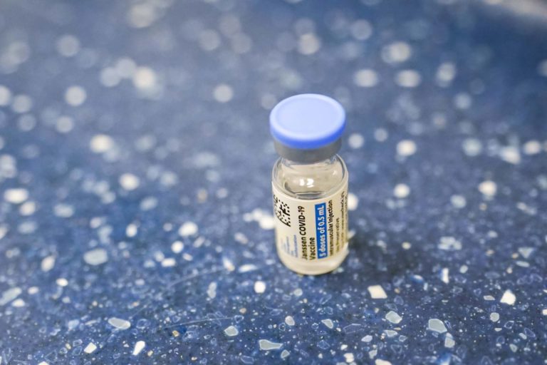 Βέλγιο: Παραλαμβάνονται σήμερα 36.000 δόσεις του εμβολίου Johnson & Johnson