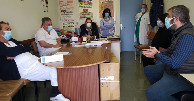 Συνάντηση αντιπροσωπείας ΚΚΕ με εργαζόμενους του νοσοκομείου Καρδίτσας