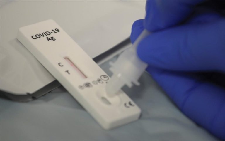 ΦΣΘ: Διάθεση των self test μόνο κατά τη διάρκεια του νόμιμου ωραρίου των φαρμακείων