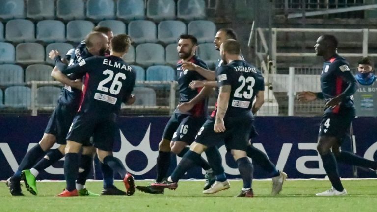 Με ανατροπή αγκάλιασε την παραμονή η Λαμία