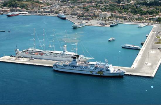 Κέρκυρα: Προβλήματα με το όριο ταχύτητας μέσα στο λιμάνι