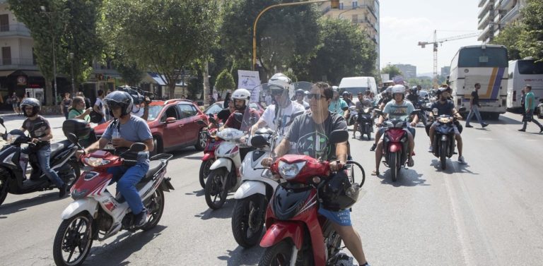 Δύο συγκεντρώσεις διαμαρτυρίας και μοτοπορεία διανομέων σήμερα στη Θεσσαλονίκη