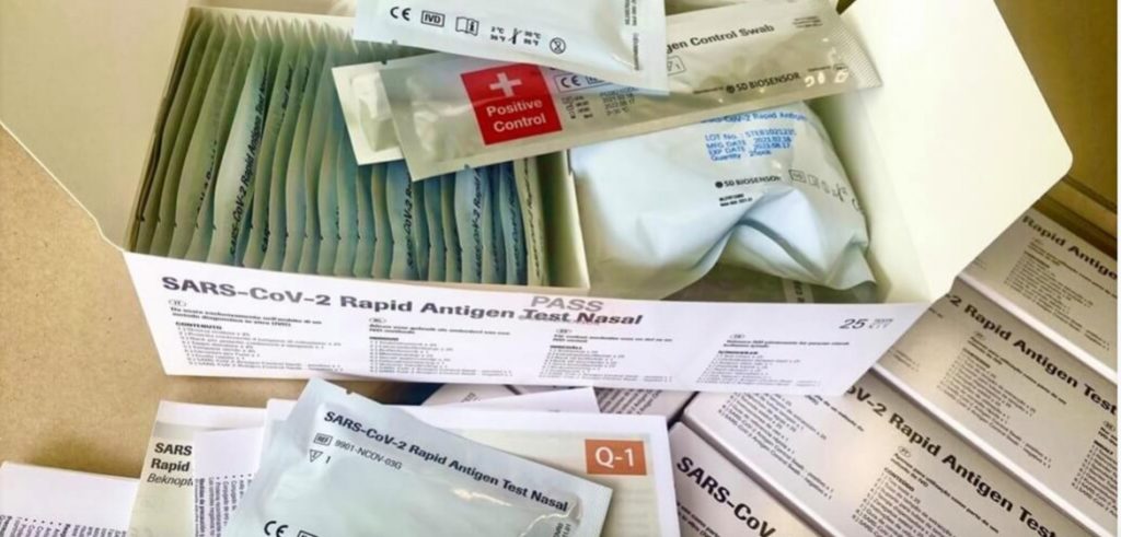 Παρέλαβαν 11.250 self test οι φαρμακοποιοί στην Κοζάνη – Από την Παρασκευή η διάθεσή τους