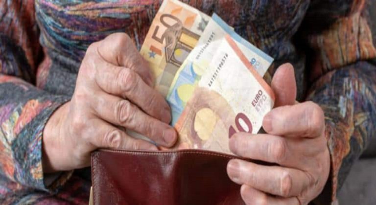 Ποιοι συνταξιούχοι θα δουν αυξήσεις στα τέλη του χρόνου – Τα ποσά ανά ταμείο (video)