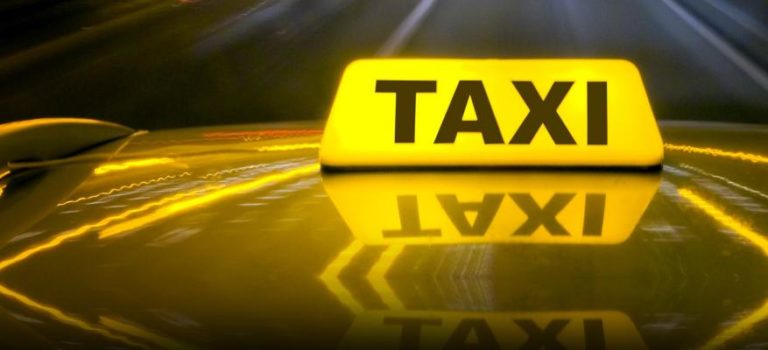 ΤΑΧΙ : Δεν θα μεταφέρουν μαθητές στην Ηλεία λόγω οφειλών