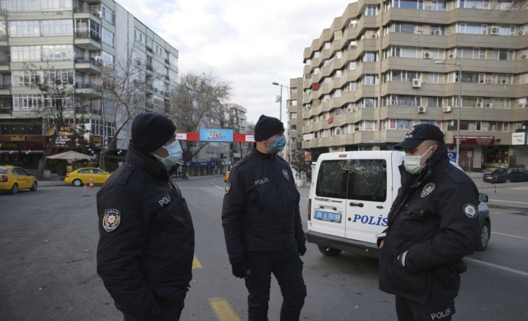 Τουρκία: Σημαντική δικαστική απόφαση απελευθερώνει γυναίκα συζυγοκτόνο που δέχτηκε βία