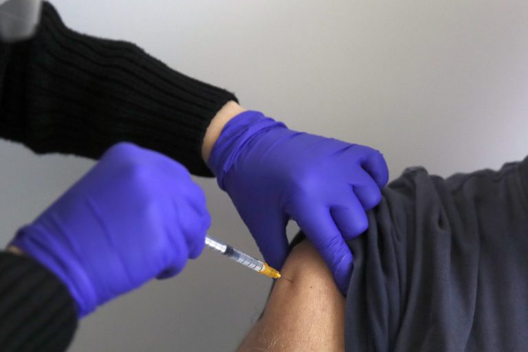 Θεμιστοκλέους: Πάνω από 2.530.000 οι εμβολιασμοί στην Ελλάδα – «Ανοίγουν» τα ραντεβού για τους 55-59 ετών την Τετάρτη