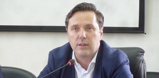 Συνάντηση του δημάρχου Νάουσας Νικ. Καρανικόλα με συνεργάτες του Πρωθυπουργού για την στήριξη της εταιρείας  Βαραβαρέσος Α.Ε. και των πληγέντων αγροτών