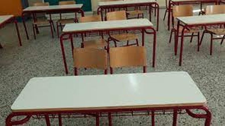 Τρίκαλα: Ανοιχτά σχολεία με ευθύνη της πολιτείας ζητούν σύλλογοι γονέων
