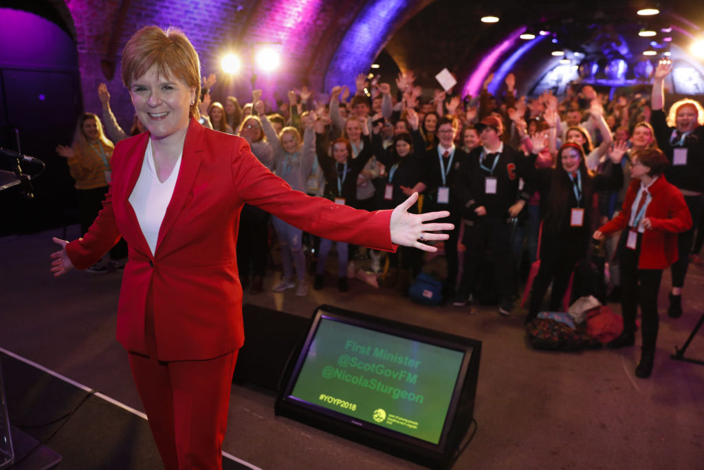 Δημοψήφισμα για ανεξαρτησία της Σκωτίας υπόσχεται η Στέρτζον – Η αλλαγή του πολιτικού σκηνικού μετά τα αποτελέσματα της “Σούπερ Πέμπτης”