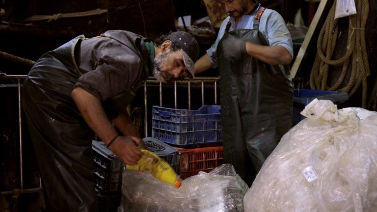 Σάμος: Καθαρισμός βυθού – Επιστρέφουμε στους λιμένες τα «σκουπίδια» με νέα μορφή