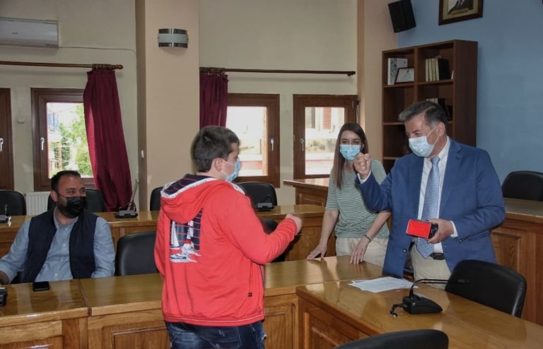 Αμύνταιο: Βράβευση μαθητών που διακρίθηκαν σε Μαθητικό Διαγωνισμό