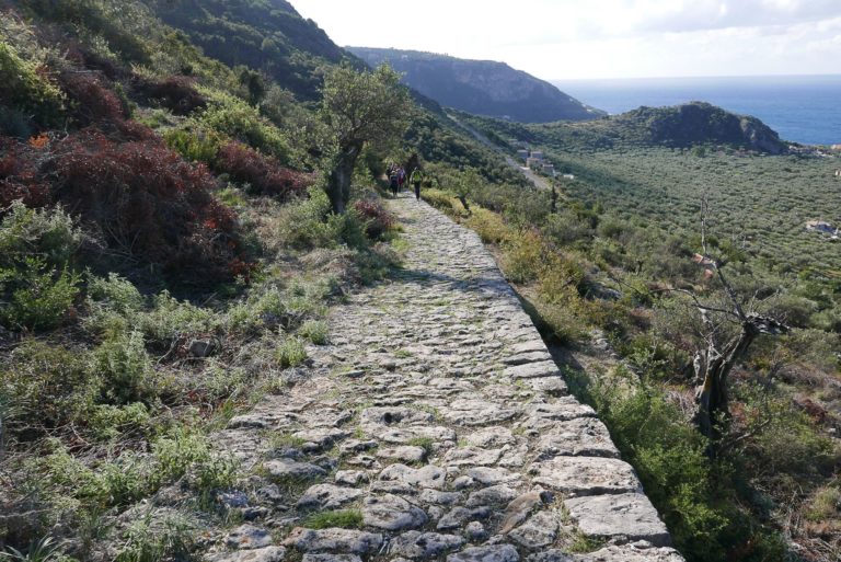 Καλαμάτα: Πεζοπορία στη Καρδαμύλη με τον ΕΟΣ